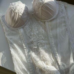 NEVER worn, Brand new Victoria Secret wedding Elegant Lace Bustier